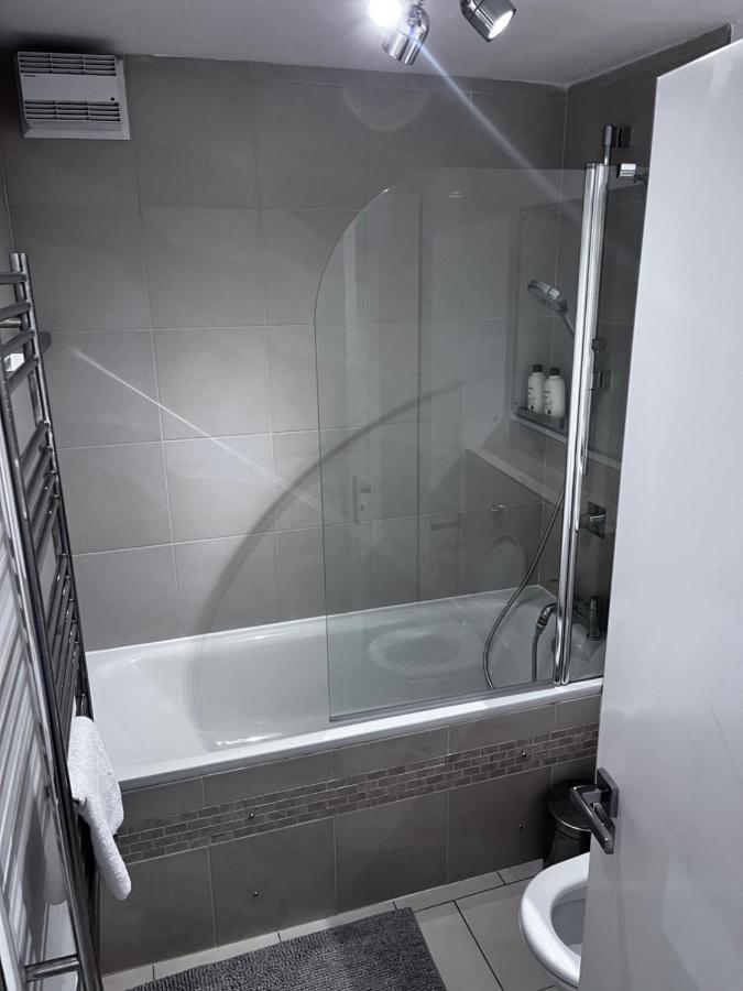 Hyde Park,3 Min Walk,Family Home! 2 Bedrooms & 2 Bathrooms Apartment! Fantastic Location ロンドン エクステリア 写真